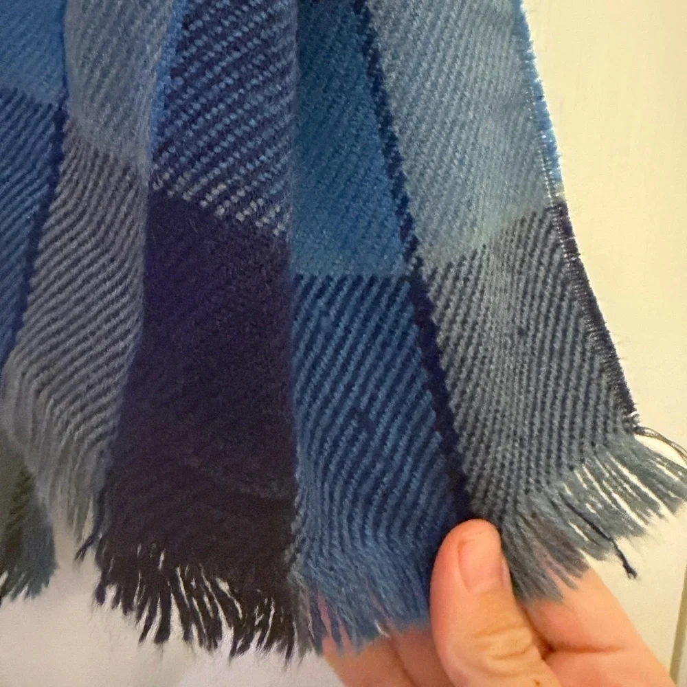 🩷 3/$18 Blue Plaid Scarf 12 x 46.5”